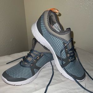 Vionic Alma Shoes size 8